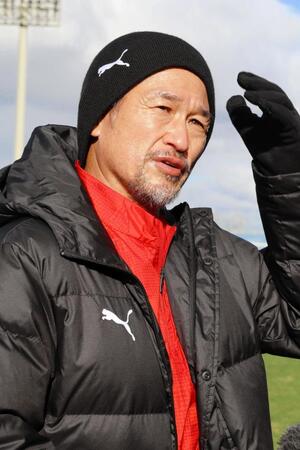 　年内の自主トレを打ち上げた三浦知良（撮影・中野裕美子）