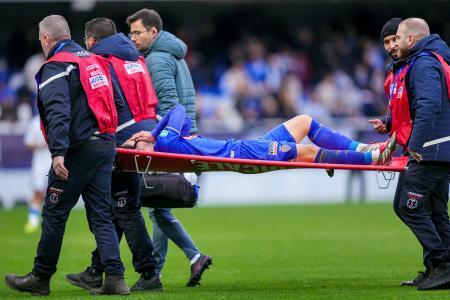 　オセール戦で負傷したモナコの南野＝オセール（ゲッティ＝共同）