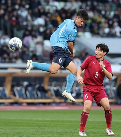 　後半、体に当ててでシュートを決める徳島市立・東海林蓮（撮影・金田祐二）