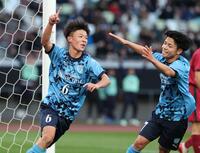 　後半、ゴールを決め喜ぶ徳島市立・東海林蓮（撮影・金田祐二）