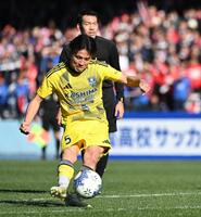 　後半、ＰＫを決める鹿島学園・清水朔玖（撮影・開出牧）