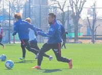 　小平グラウンドで始動した長友佑都