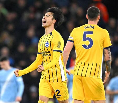 　ゴールを喜ぶブライトンの三笘（ゲッティ＝共同）　