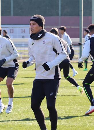チームに合流して練習する乾貴士（撮影・中野裕美子）