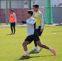 初練習に参加した武藤嘉紀（撮影・中野裕美子）