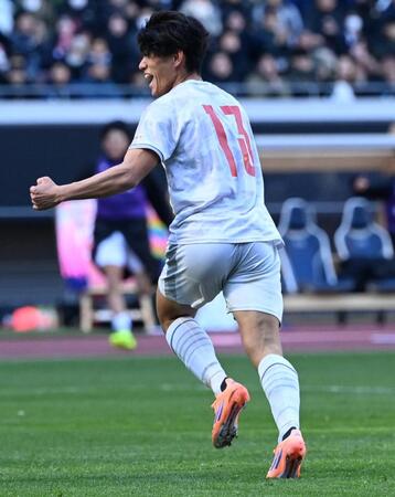 後半、同点ゴールを決めた神村学園・日高