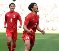 　前半、先制ゴールを決め雄たけびを挙げる神村学園・日高元（撮影・金田祐二）