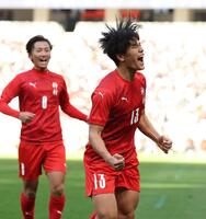 　前半、先制ゴールを決め雄たけびをあげる神村園・日高元（撮影・金田祐二）