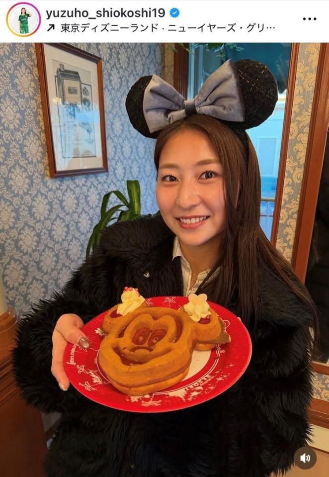 塩越柚補インスタグラム（ｙｕｚｕｈｏ＿ｓｈｉｏｋｏｓｈｉ１９）より