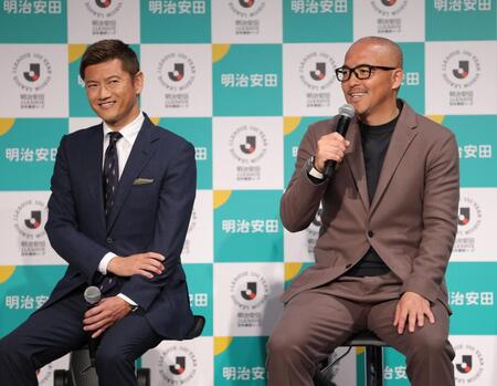 播戸竜二氏（左）とトークする小野伸二氏（撮影・西岡正）