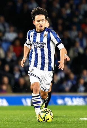 バルセロナ戦で攻め込むレアル・ソシエダードの久保＝サンセバスチャン（共同）