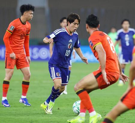 Ｕ－２３アジア杯決勝の中国戦でプレーする佐藤龍（共同）