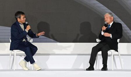トークセッションを行う野々村芳和チェアマン（左）と川淵三郎氏（撮影・持木克友）