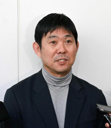 　欧州視察から帰国し、取材に応じる森保監督