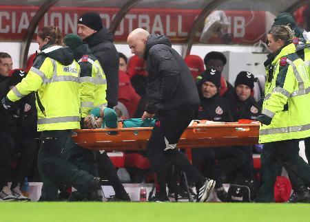 遠藤航は初先発も負傷交代　サッカーのプレミアリーグ