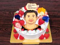 報道陣から贈られたカズの誕生日お祝いケーキ