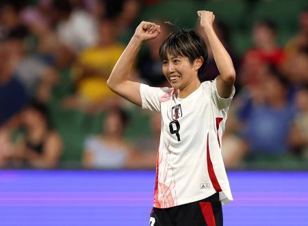 　日本-インド　後半、ゴールを決め喜ぶ植木＝パース（ゲッティ＝共同）