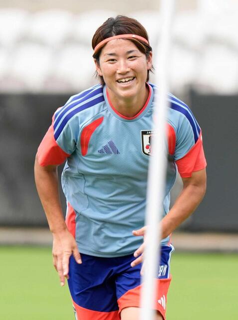 　韓国戦に向け最終調整する高橋（共同）