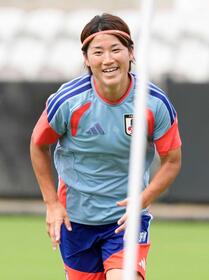 　韓国戦に向け最終調整する高橋（共同）