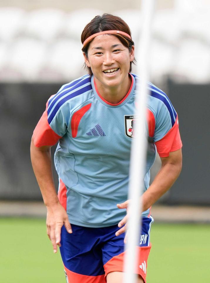 　韓国戦に向け最終調整する高橋（共同）