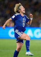 　前半、先制ゴールを決め駆け出す浜野（共同）