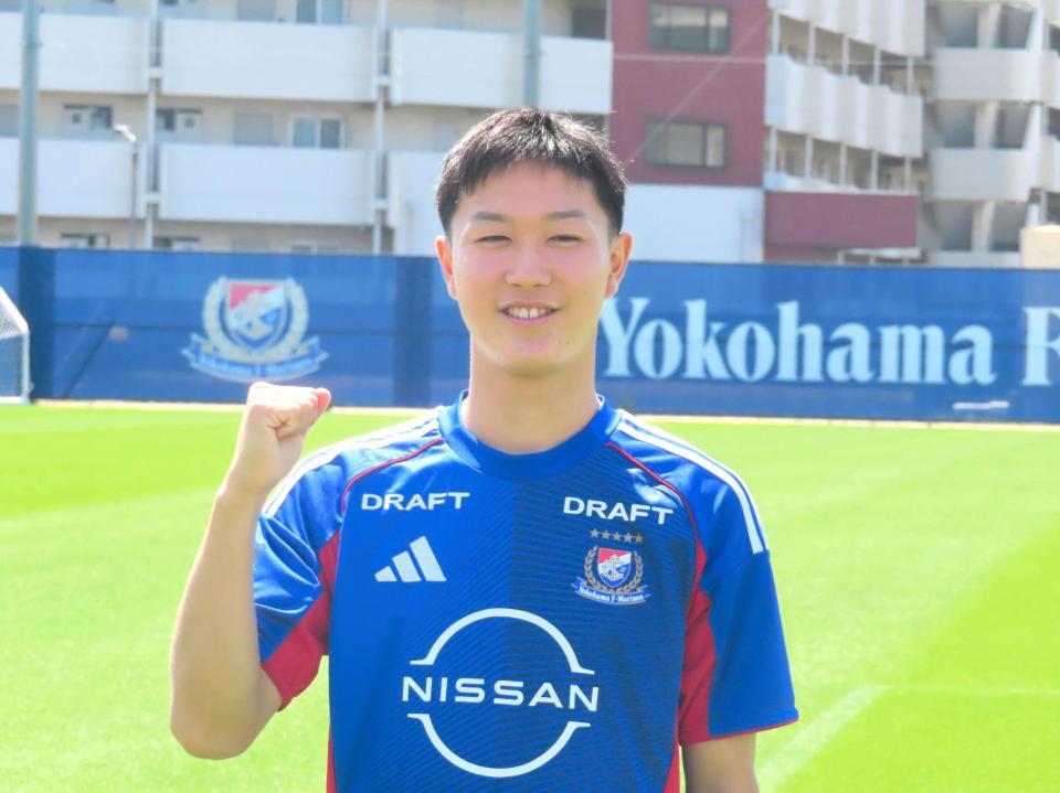 クラブ史上最年少となる１６歳０日でプロ契約を締結した横浜ＭのＭＦ三井寺眞