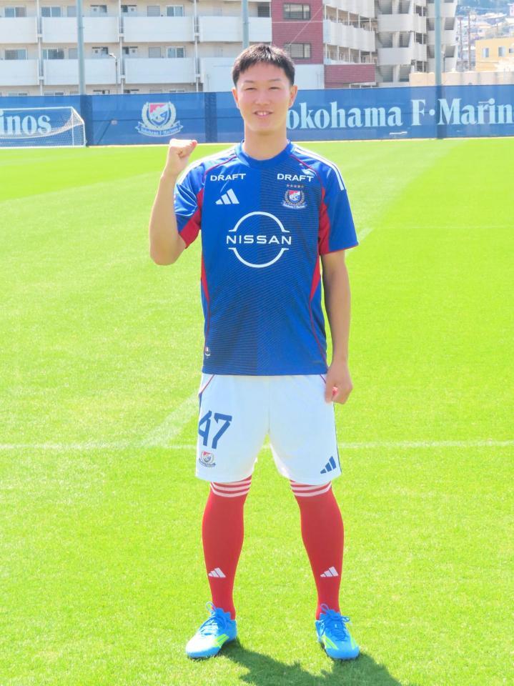 クラブ史上最年少となる１６歳０日でプロ契約を締結した横浜ＭのＭＦ三井寺眞