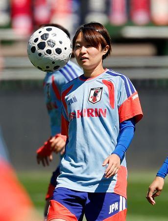 　米国との第３戦に向け調整する宮沢＝コマースシティー（共同）