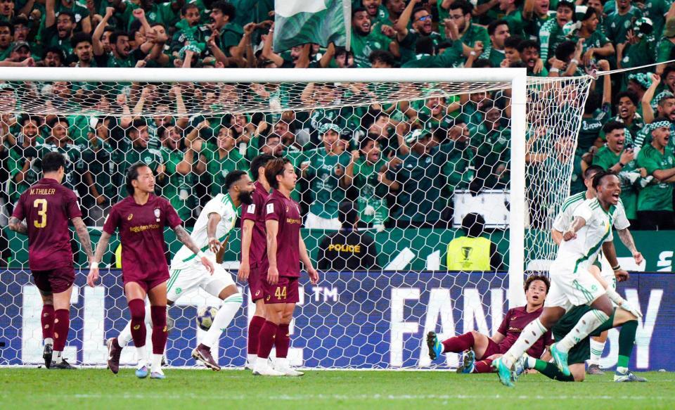 後半、アルアハリに２点目のゴールを決められた神戸（共同）　