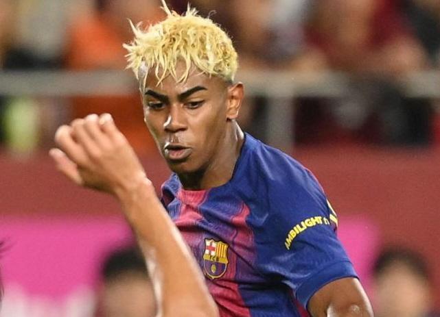 バルセロナ・ラミン・ヤマル