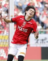 浦和－横浜Ｍ　後半、好機を逃し悔しがる浦和・小森