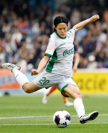 後半、ゴールを決める日テレ東京Ｖ・小林