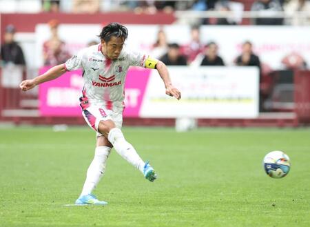ＰＫでゴールを決めるＣ大阪・香川真司（撮影・中田匡峻）