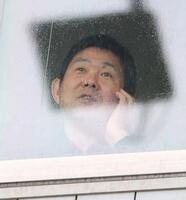 ＦＣ東京対東京Ｖを視察する日本代表・森保一監督（撮影・吉澤敬太）