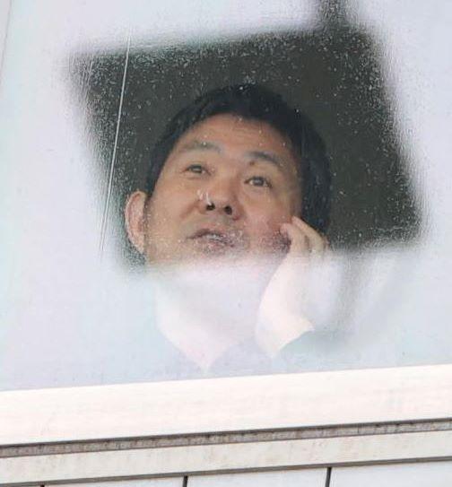 ＦＣ東京対東京Ｖを視察する日本代表・森保一監督（撮影・吉澤敬太）