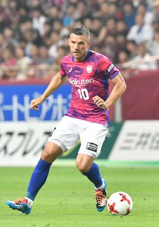 　Ｊ１デビュー戦で２ゴールをあげたＦＷポドルスキ＝７月２９日の大宮戦、ノエビアスタジアム神戸