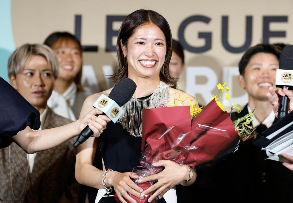 サッカー女子ＷＥリーグの年間表彰式でＭＶＰに選ばれたＩＮＡＣ神戸の成宮唯＝26日、東京都内
