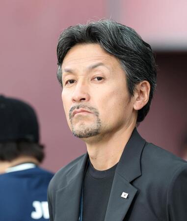 試合前の日本・狩野倫久監督（撮影・中田匡峻）