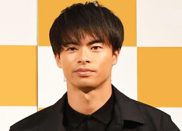 三笘薫が人身事故　自転車と接触