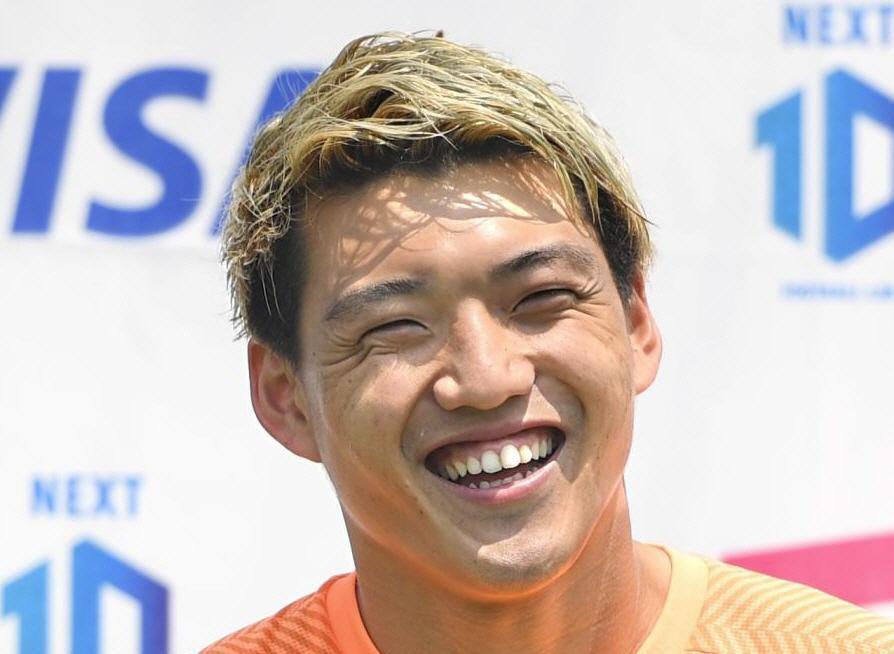 堂安律