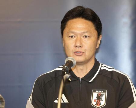 メンバー発表会見で話すＵー２１日本代表・大岩剛監督（撮影・西岡正）