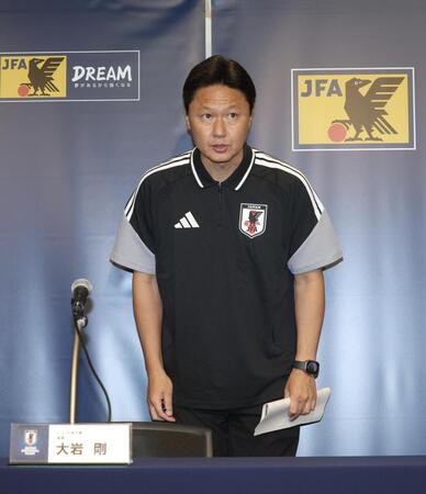 メンバー発表会見に臨むＵー２１日本代表・大岩剛監督（撮影・西岡正）