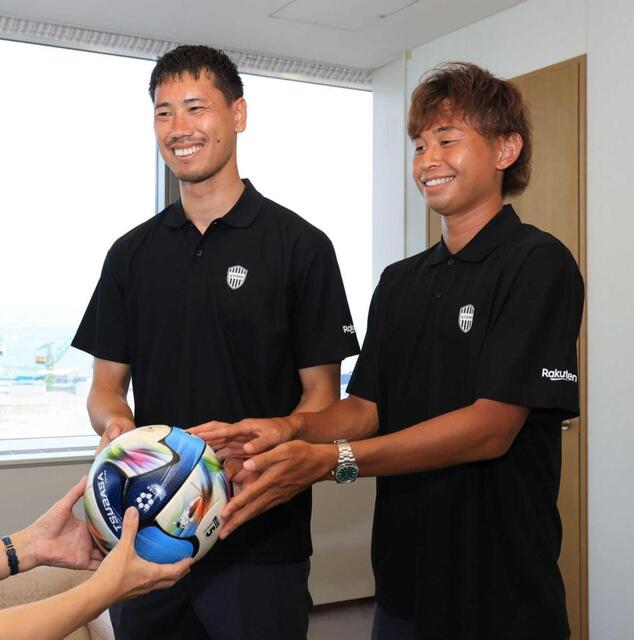 神戸 Jリーグ ゴールキーパーウェア Phelipe 2023年J1チャンピオン J1神戸・郷家「取れるタイトルは全て取る」前川「日本一のゴール