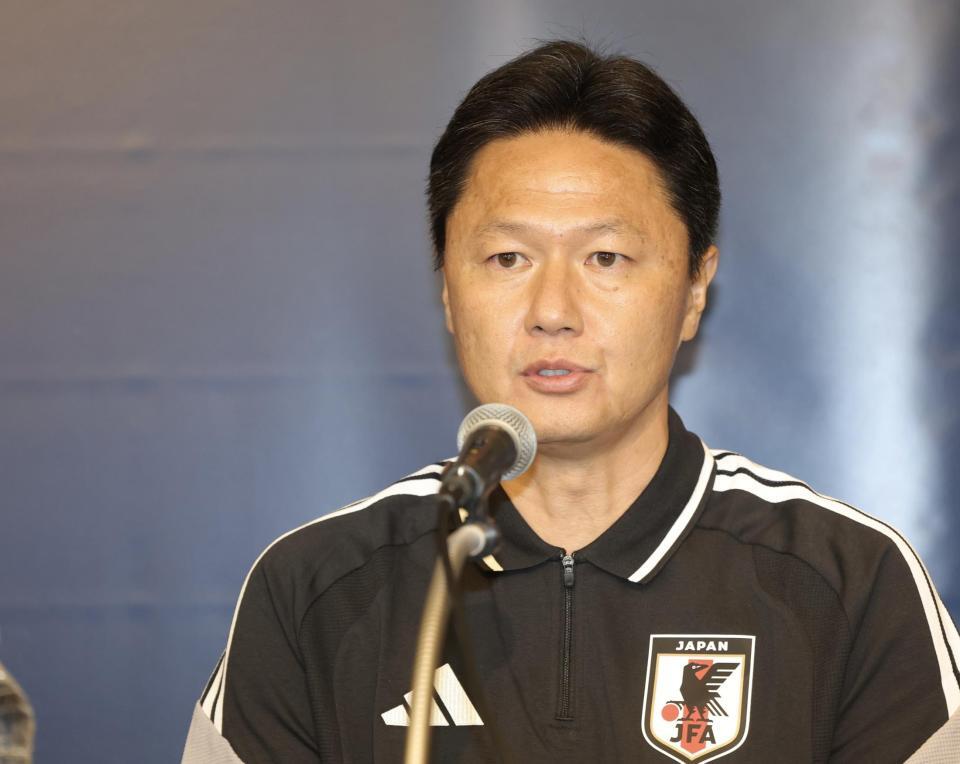 メンバー発表会見で話すＵー２１日本代表・大岩剛監督（撮影・西岡正）