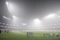 雷の危険で中断したＦＣ東京対ドルトムント戦（撮影・西岡正）