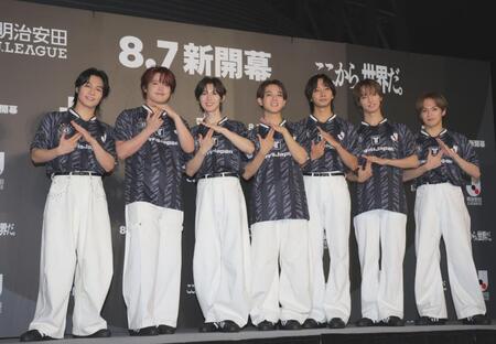 Ｔｒａｖｉｓ　Ｊａｐａｎの（左から）松田元太、吉澤閑也、七五三掛龍也、宮近海斗、中村海人、川島如恵留、松倉海斗（撮影・吉澤敬太）