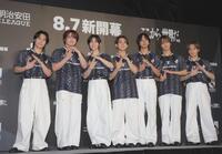 Ｔｒａｖｉｓ　Ｊａｐａｎの（左から）松田元太、吉澤閑也、七五三掛龍也、宮近海斗、中村海人、川島如恵留、松倉海斗（撮影・吉澤敬太）