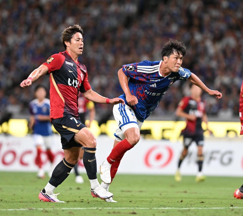 前半、勝ち越しのゴールを決める横浜Ｍ・谷村。左は鹿島・小川諒也（撮影・堀内翔）