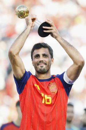 　ワールドカップ（Ｗ杯）北中米３カ国大会で最優秀選手に選ばれたスペインのロドリ＝７月、ニューヨーク（共同）