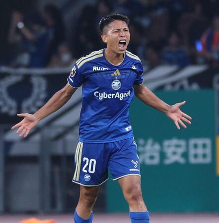 後半、勝ち越しゴールを決めおたけびをあげる町田・西村拓真（撮影・金田祐二）
